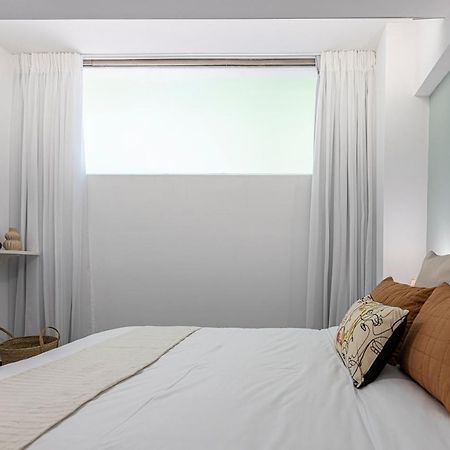 Phaedrus Living: City Center Luxury Flat Loukianou أثينا المظهر الخارجي الصورة