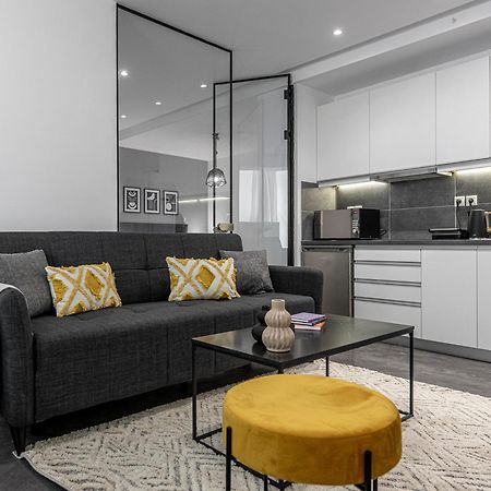 Phaedrus Living: City Center Luxury Flat Loukianou أثينا المظهر الخارجي الصورة