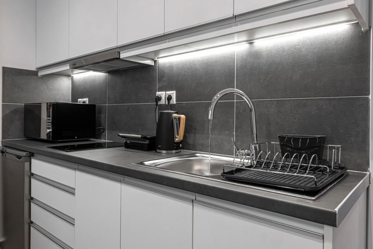 Phaedrus Living: City Center Luxury Flat Loukianou أثينا المظهر الخارجي الصورة