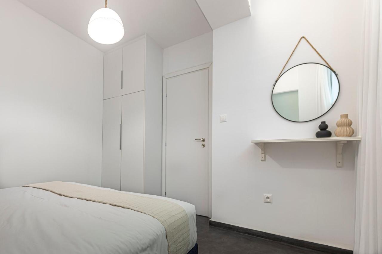 Phaedrus Living: City Center Luxury Flat Loukianou أثينا المظهر الخارجي الصورة
