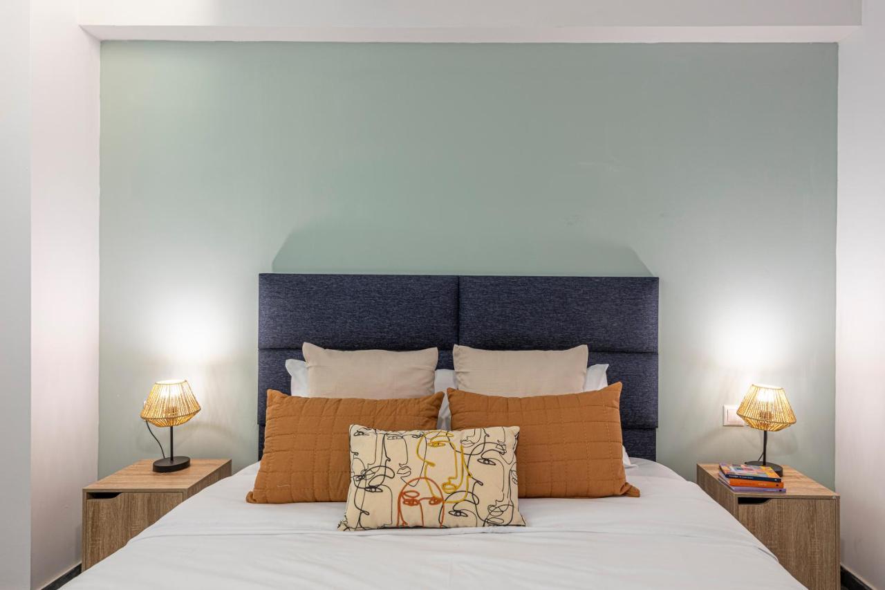 Phaedrus Living: City Center Luxury Flat Loukianou أثينا المظهر الخارجي الصورة
